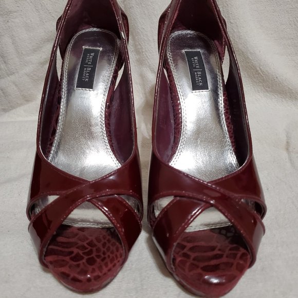 Adorable Pumps - Picture 2 of 5